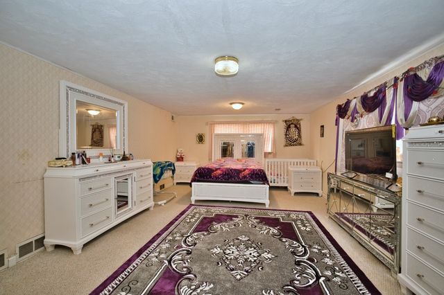 4454 Concord Lane, Skokie, IL 60076