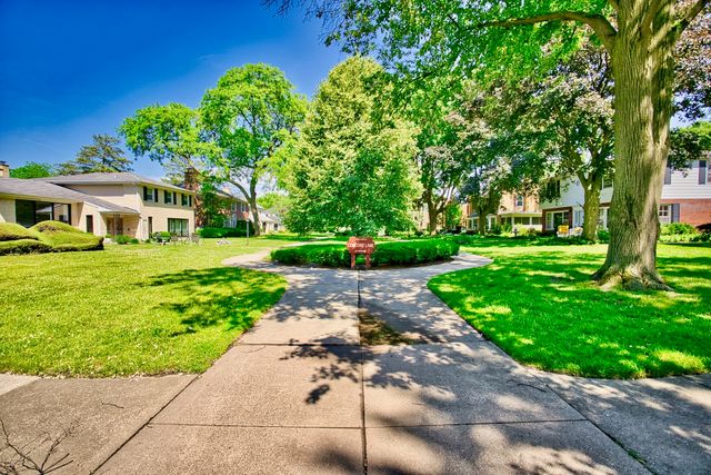 4454 Concord Lane, Skokie, IL 60076