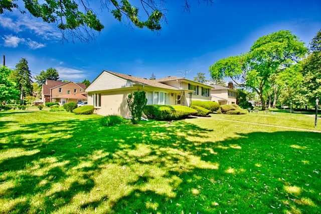 4454 Concord Lane, Skokie, IL 60076