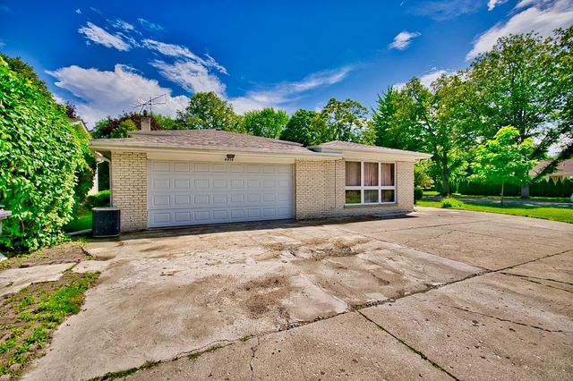 4454 Concord Lane, Skokie, IL 60076