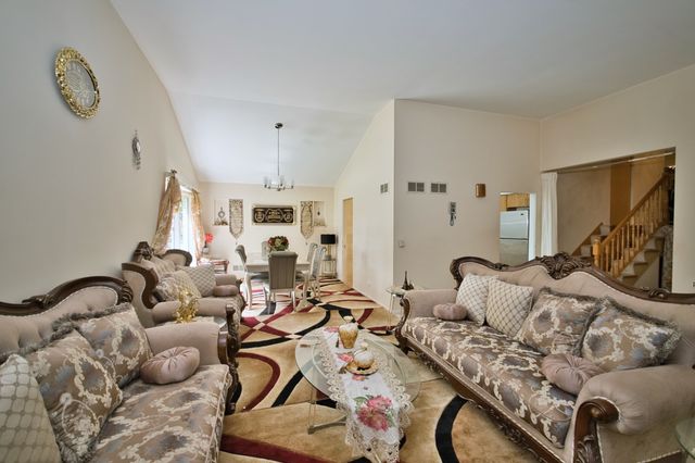 4454 Concord Lane, Skokie, IL 60076