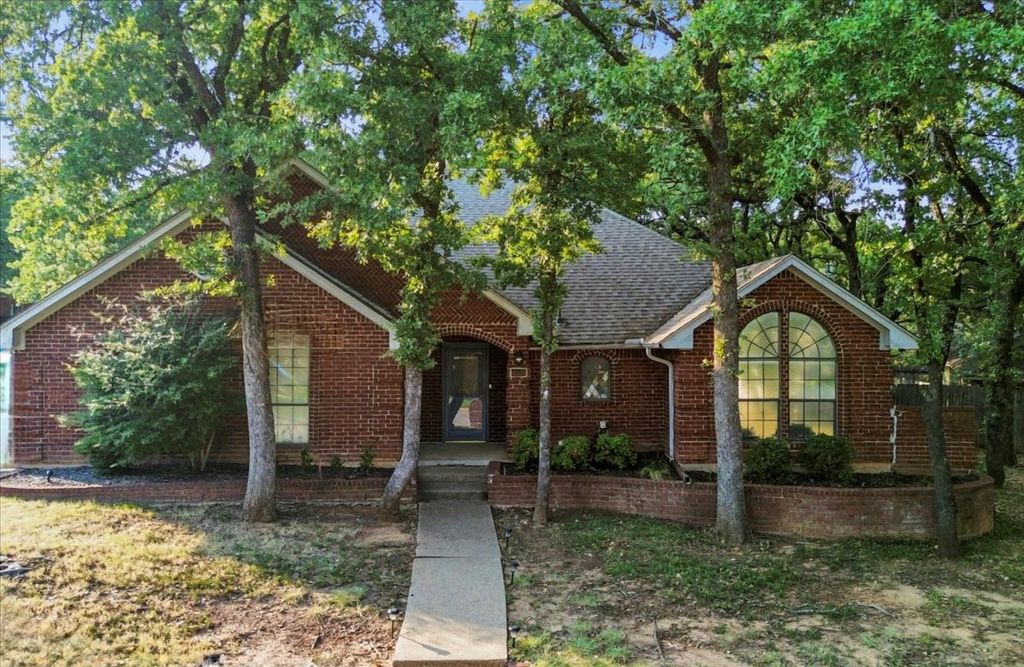 5520 Bradley Court, Arlington, TX 76017
