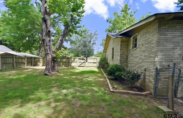 411 N Winnsboro St, Quitman, TX 75783