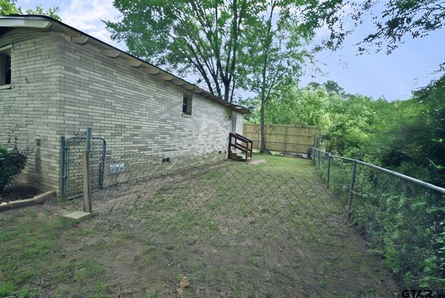 411 N Winnsboro St, Quitman, TX 75783