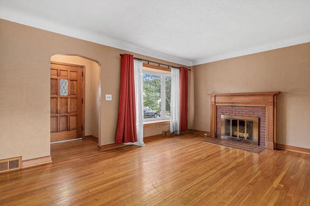 1639 Chamber Street, Saint Paul, MN 55106