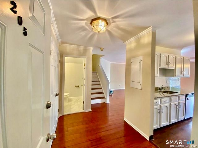 1 Valley Road 205, Stamford, CT 06902