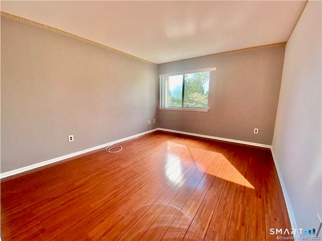 1 Valley Road 205, Stamford, CT 06902