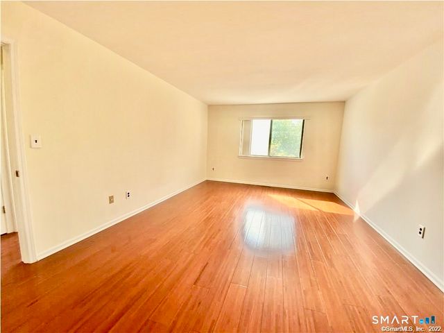 1 Valley Road 205, Stamford, CT 06902