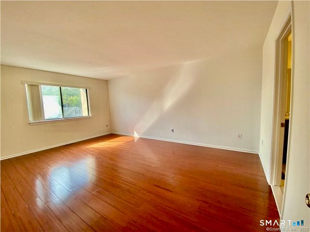 1 Valley Road 205, Stamford, CT 06902