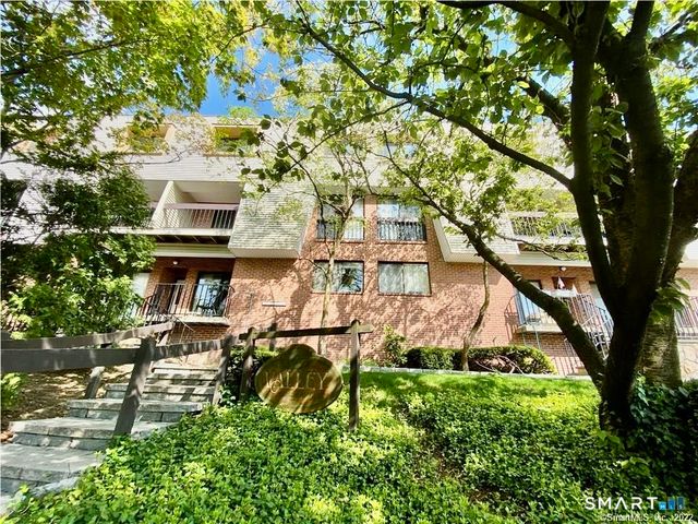 1 Valley Road 205, Stamford, CT 06902