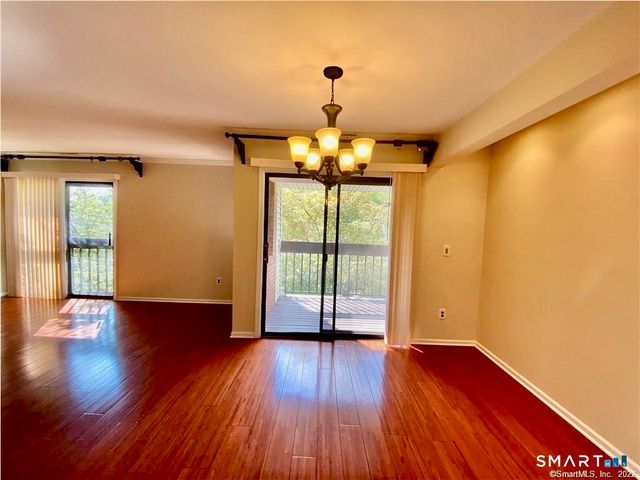 1 Valley Road 205, Stamford, CT 06902
