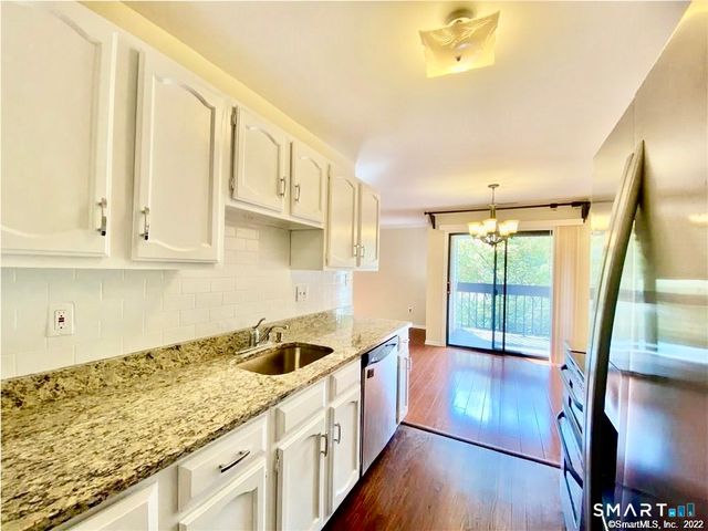 1 Valley Road 205, Stamford, CT 06902