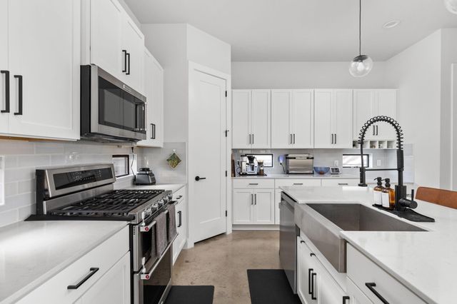 608 Hammack DR 1, Austin, TX 78752