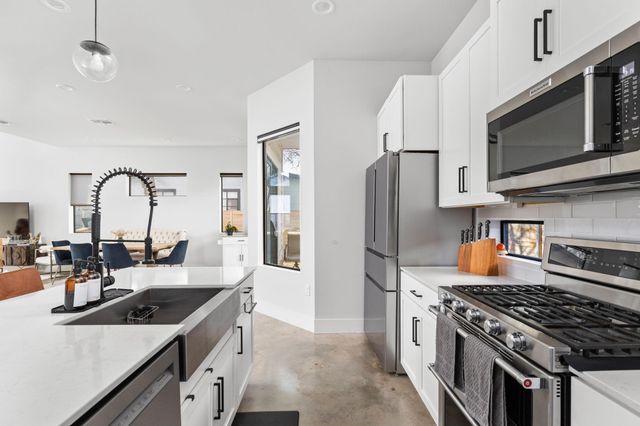 608 Hammack DR 1, Austin, TX 78752