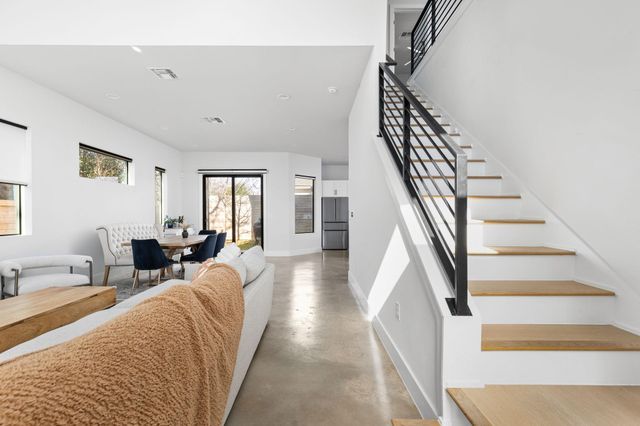 608 Hammack DR 1, Austin, TX 78752