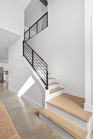 608 Hammack DR 1, Austin, TX 78752