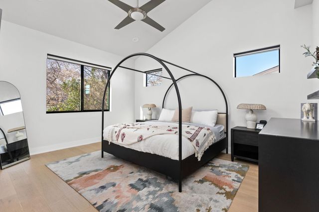 608 Hammack DR 1, Austin, TX 78752