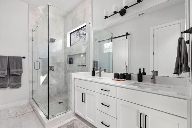 608 Hammack DR 1, Austin, TX 78752