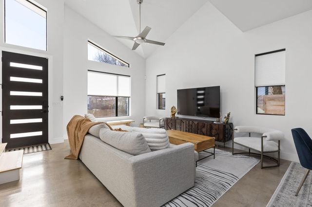 608 Hammack DR 1, Austin, TX 78752