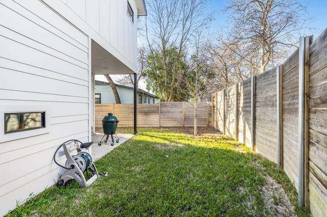 608 Hammack DR 1, Austin, TX 78752