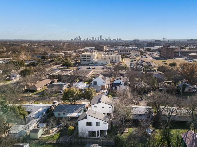 608 Hammack DR 1, Austin, TX 78752