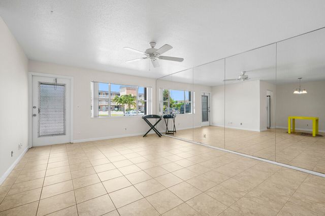130 Doolen Court 109, North Palm Beach, FL 33408
