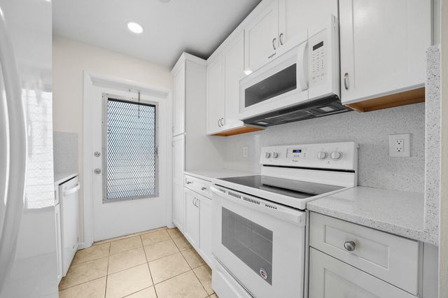 130 Doolen Court 109, North Palm Beach, FL 33408