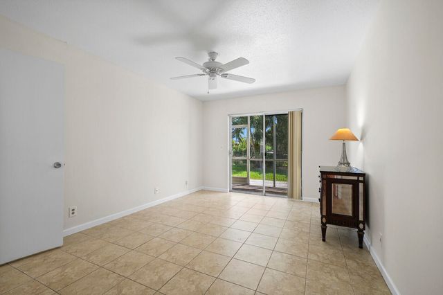 130 Doolen Court 109, North Palm Beach, FL 33408