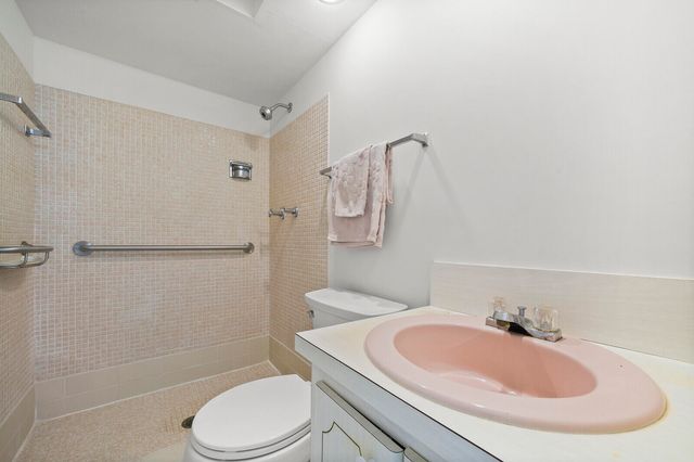 130 Doolen Court 109, North Palm Beach, FL 33408