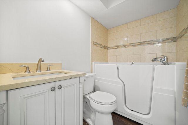 130 Doolen Court 109, North Palm Beach, FL 33408