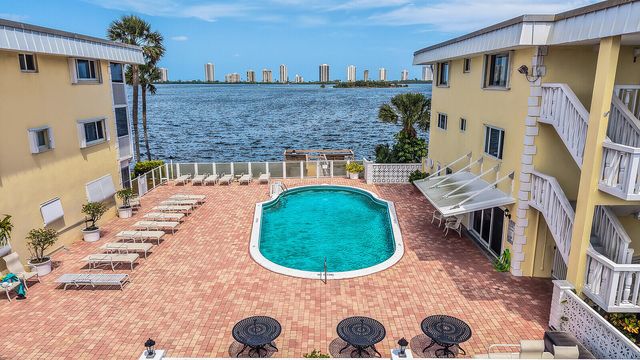 130 Doolen Court 109, North Palm Beach, FL 33408
