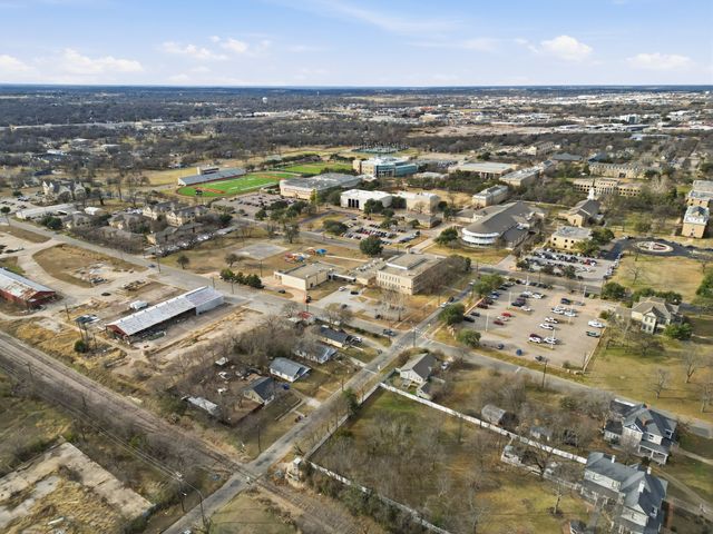 514 N Lee Avenue, Sherman, TX 75090