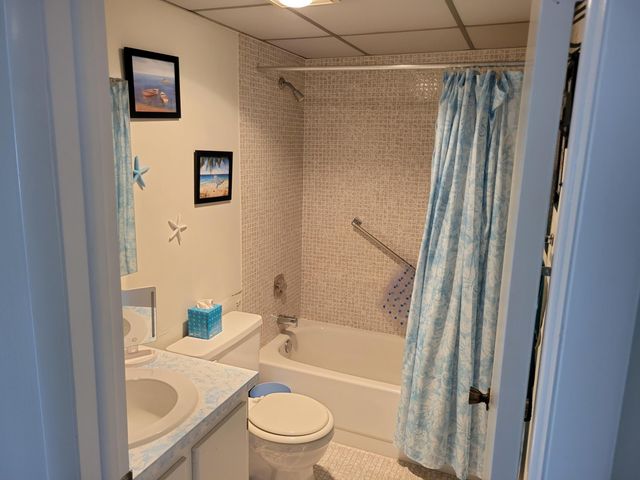 662 Burgundy N, Delray Beach, FL 33484
