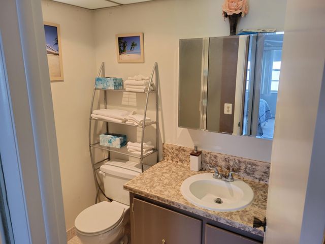 662 Burgundy N, Delray Beach, FL 33484