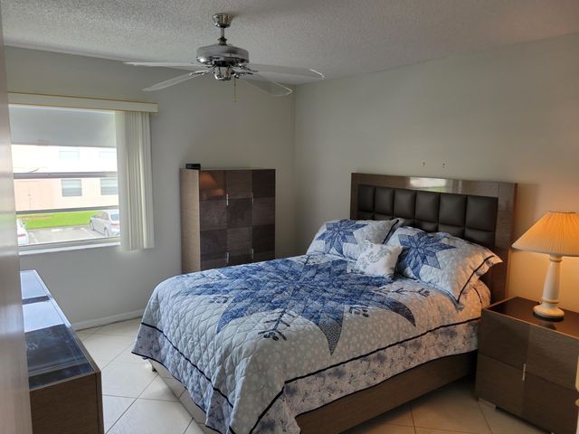 662 Burgundy N, Delray Beach, FL 33484