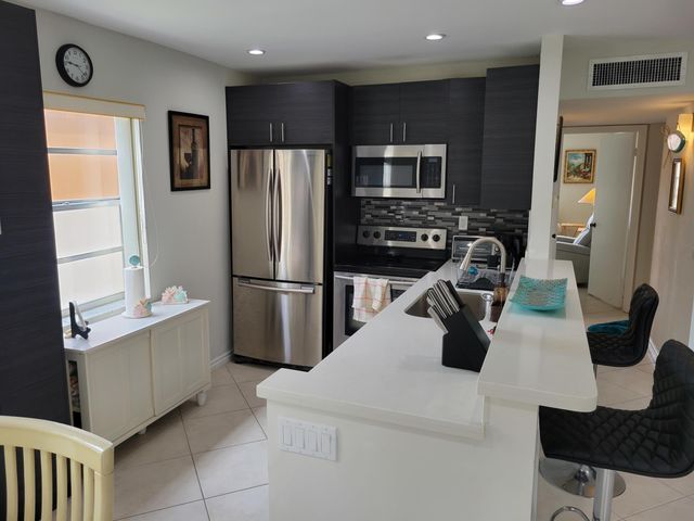 662 Burgundy N, Delray Beach, FL 33484