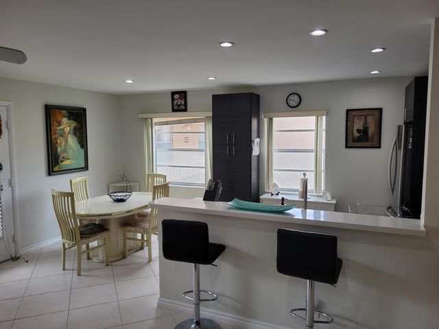662 Burgundy N, Delray Beach, FL 33484