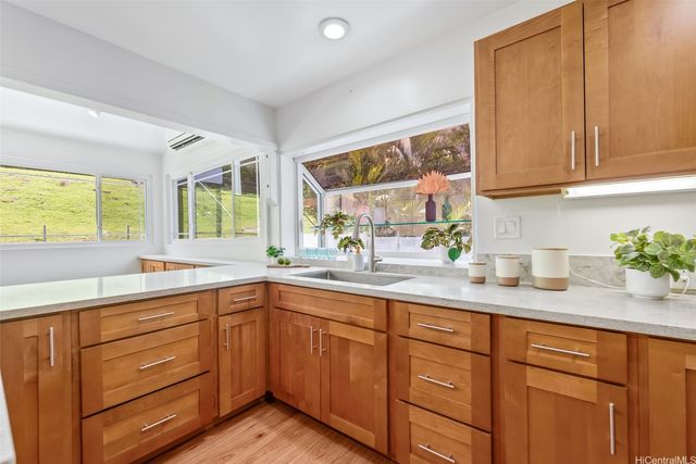 989 Kalapaki Street, Honolulu, HI 96825