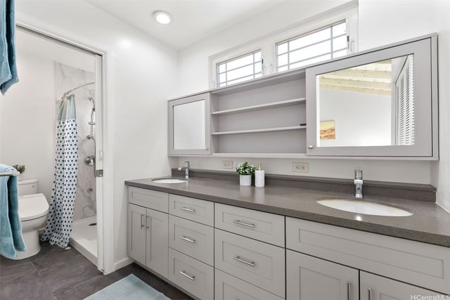 989 Kalapaki Street, Honolulu, HI 96825
