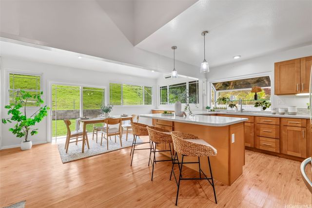 989 Kalapaki Street, Honolulu, HI 96825