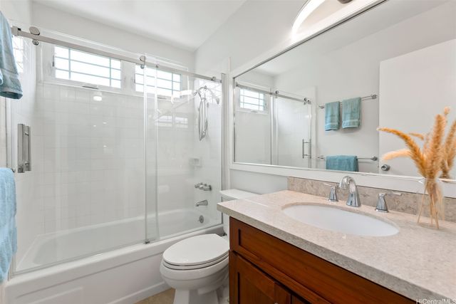 989 Kalapaki Street, Honolulu, HI 96825