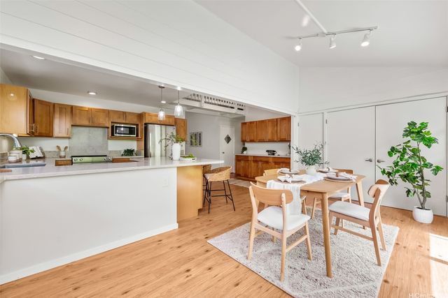 989 Kalapaki Street, Honolulu, HI 96825