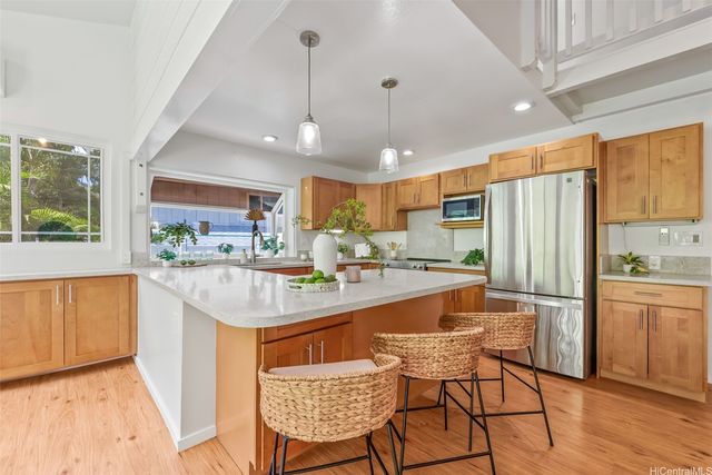 989 Kalapaki Street, Honolulu, HI 96825