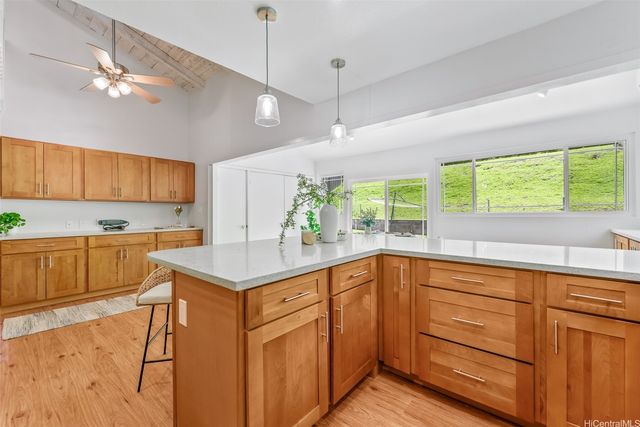 989 Kalapaki Street, Honolulu, HI 96825