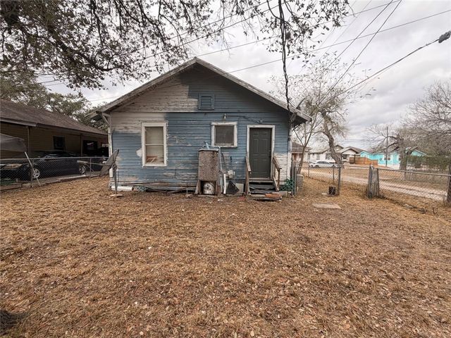 508 N 2nd St, Kingsville, TX 78363