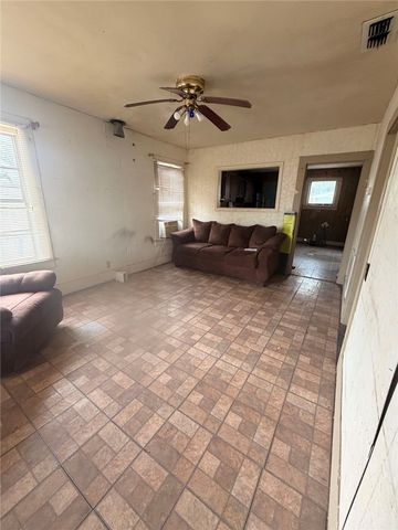 508 N 2nd St, Kingsville, TX 78363