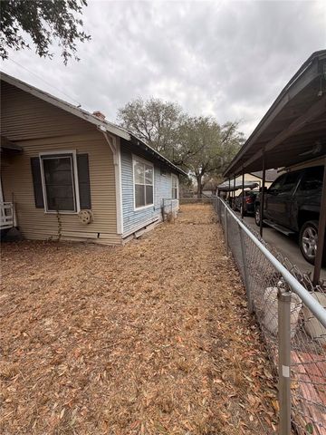 508 N 2nd St, Kingsville, TX 78363