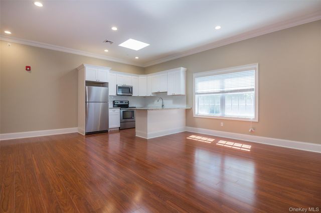 41 - 3C Green Street 3C, Huntington, NY 11743