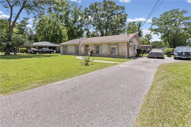 5070 Santos Drive, Mobile, AL 36619