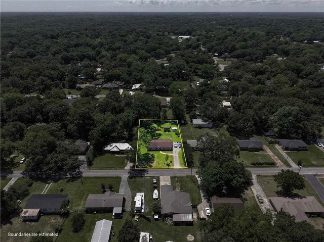 5070 Santos Drive, Mobile, AL 36619